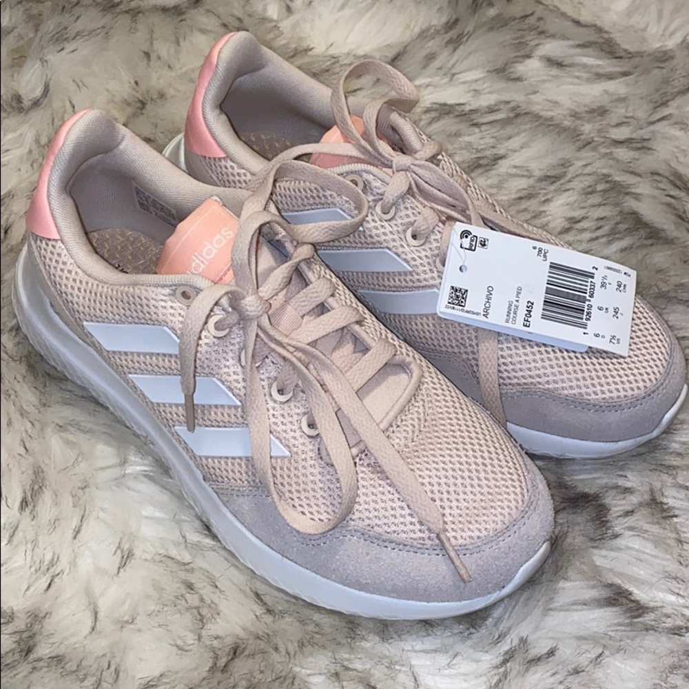 SOLD Adidas Archivo